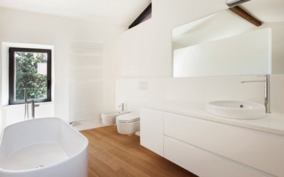 Vochtige badkamer in Antwerpen: Oorzaken & oplossingen